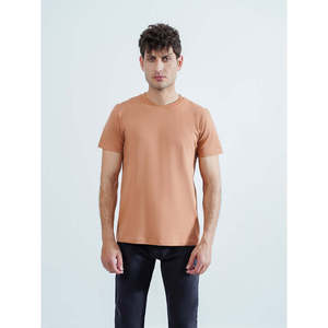 T-shirt Unze London par CHLORIS, 100% coton jersey, coupe classique, motif uni, léger et respirant, t-shirts imprimés - Product Image 2