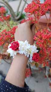 <b>Scrunchies</b> Elastic Gajra Ideal for Wedding, Scented Gajra Heena Wedding Jewelry Hand Bracelet Hair Accessory/Jewelry - Product Image 3