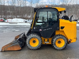 Minicargadora JCB 1CXT con retroexcavadora y capacidad de carga de 9 toneladas, motor Caterpillar, disponible para la venta - Product Image 4