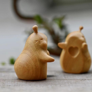 Figura Decorativa de Madera de Alta Calidad Estilo Art Deco, Pareja de Enamorados, Hecha a Mano, Ecológica, para Decoración de Interiores - Product Image 3