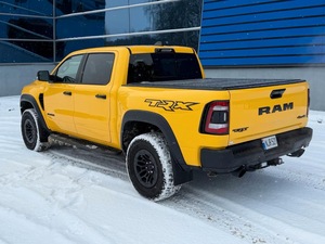 Nouveau/Occasion 2023 DODGE RAM TRX SUV JAUNE 5.0-6L V8 Turbo Essence AUTOMATIQUE Phares LED Sièges en Cuir Foncé Pneus R20 Euro VI Toit Ouvrant - Product Image 6