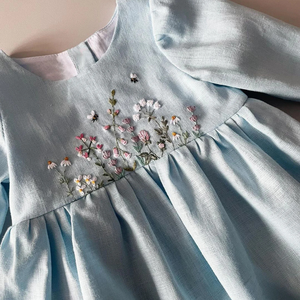 Robe brodée à la main en lin doux pour bébé fille Style décontracté pour le premier anniversaire des tout-petits OEM Made in Vietnam - Product Image 3