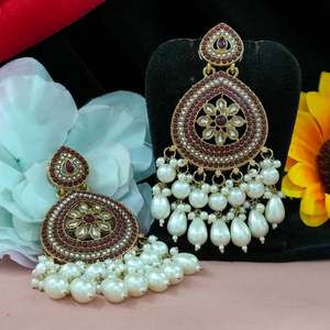 Minimal <b>Pearl</b> Kundan <b>Earrings</b> Lustrous <b>Pearls</b> Ideal For Both Formal & Casual Occasions Paired With Ethnic or Contemporary Styles - Product Image 5