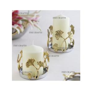 Bougeoir de deux tailles différentes dans le bougeoir en aluminium de couleur d'argent et d'or pour l'usage à la maison de restaurant - Product Image 1