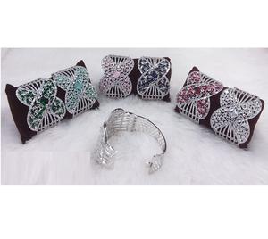 Bijoux de mode à la demande Bracelet AD à la mode pour filles Charme étincelant pour toutes les occasions disponibles à un prix abordable - Product Image 1