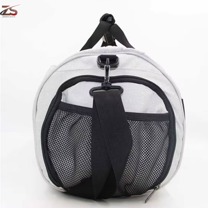 Sacs de sport de haute qualité personnalisés sacs de sport étanches vente en ligne sacs de fitness de gym à bas prix du Pakistan - Product Image 4