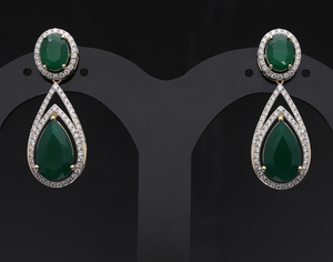 ต่างหูทองคำขาว14K ประดับเพชรธรรมชาติและอัญมณีทรงรีตัดและอัญมณีทรงรีในชุดรัศมีพราว - Product Image 5