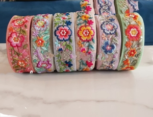 เครื่องทำเองปักริบบิ้นและผ้าลูกไม้ที่สร้างขึ้นอย่างสวยงามสำหรับชุดแต่งงานในหลายสี - Product Image 6