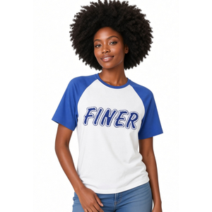 T-shirt en coton chenille premium pour femme, col rond, manches courtes raglan, blanc et bleu roi, avec patch lettre en chenille - Product Image 3