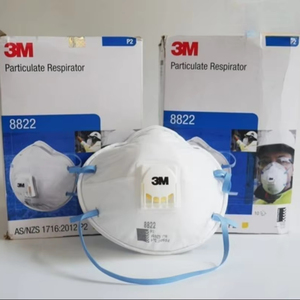 3M 8822 Máscara desechable P2 Respirador de polvo Válvula de respiración Polipropileno de 3 capas para soldadura Química Entornos de carpintería - Product Image 1