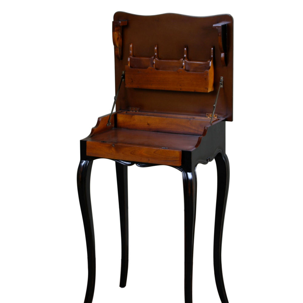 ของเก่าสีน้ำตาล &amp; ดำ