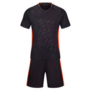 Ensemble d'uniformes de football personnalisables pour hommes pour l'hiver Design de logo gratuit Impression par transfert de chaleur Col rond Manches courtes Respirant - Product Image 3