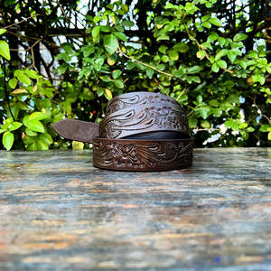 Cinturón Clásico Occidental de Cuero Vacuno de Grano Completo Hecho a Mano con Hebilla de Aleación de Zinc de 40 mm para Uso Casual y Regalos - Product Image 3