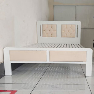 Moderna y Elegante Cama Queen de 1 Metro con Base de Muelles Extensible de Hierro Tapizada, No Plegable, para Hogar, Almacén, Sofá, Loft, Dormitorio - Product Image 1