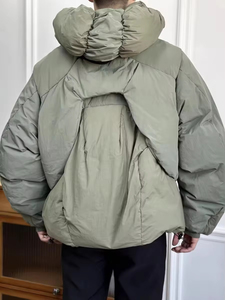 Vestes matelassées en nylon brillant avec logo personnalisé en gros OEM, veste d'hiver imperméable à capuche pour homme, veste matelassée tendance pour l'extérieur - Product Image 6