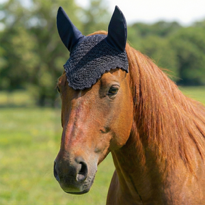 Velo antimoscas para caballo de ganchillo negro de alta calidad, personalizable en color, con cubre orejas de punto texturizado suave, gorro ecuestre hecho a mano para equitación - Product Image 1