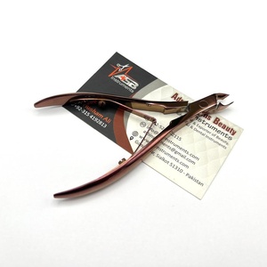 Pince à ongles professionnelle plaquée or rose Coupeur en acier inoxydable durable de haute qualité pour les orteils Outils de beauté pour les ongles - Product Image 1