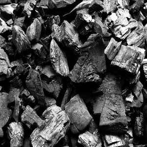 Charbon de bois naturel pour barbecue à combustion longue pour griller du charbon noir fabriqué à partir de bois dur d'Autriche - Product Image 4