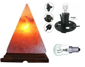 Lampe au sel rose de l'Himalaya en forme de pyramide faite à la main avec base en bois Wellness et éclairage d'ambiance romantique - Product Image 6