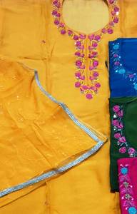 Costumes de fête brodés à la main non cousus de créateur moderne pour femmes fêtes de style traditionnel indien tendance - Product Image 2