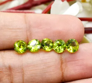 天然橄榄石圆形刻面6毫米圆形刻面所有尺寸圆形钻石切割橄榄石用于珠宝制作。
