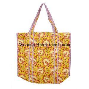 Magnifiques sacs fourre-tout en coton matelassé faits à la main, imprimés vibrants, élégants, écologiques, pour le transport quotidien, cadeaux pour femmes - Product Image 1
