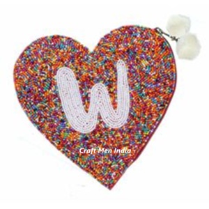 Estuche para monedas con cuentas de semillas en forma de corazón con logotipo personalizado Mini billetera personalizada con cierre de cremallera - Product Image 1