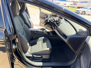 Toyota Prius XLE 2024 d'occasion en excellent état, 6k km - Product Image 3