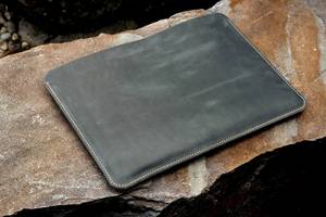 Housse pour ordinateur portable portable durable en cuir véritable élégante faite à la main pour les professionnels Logo couleur personnalisable bureau quotidien - Product Image 2