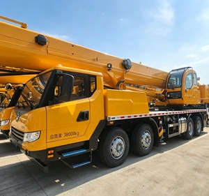 Camion-grue de marque renommée QY50K5D_3, 50 tonnes, pour travaux de construction lourds, avec moment de charge élevé, longue portée, pompe, boîte de vitesses, moteur, roulement - Product Image 3