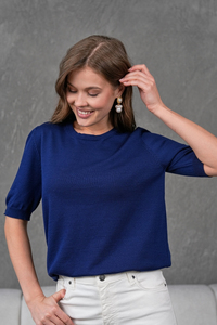Chemise en tricot à col rond et manches courtes pour femme, confortable et élégante, respirante, avec détails boutonnés, de haute qualité - Product Image 4