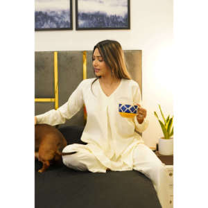 Ensemble coordonné Kurta en crêpe blanc ivoire, tenue décontractée en deux pièces - Product Image 1