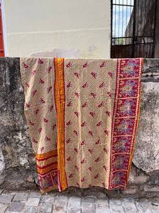 Edredón Reversible Kantha de Algodón Artesanal – Ropa de Cama de Doble Cara Hecha a Mano con Comodidad Ligera y Acogedora - Product Image 2