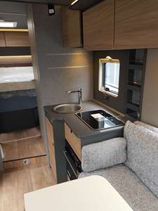 Remolque de Viaje Familiar Ajustable de Lujo De Thleffs Trend 2024, para 4-6 Pasajeros, Emisión Euro 6, Uso Doméstico - Product Image 2