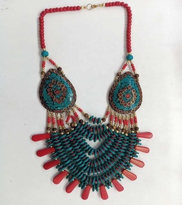 Collares con colgante de mosaico de cuentas de hueso bohemio superventas para mujer, joyería de moda, fabricante indio, precio de exportación - Product Image 3