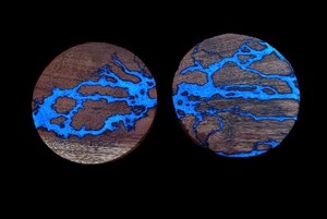 Ensemble de sous-verres colorés en résine fabriqués à la main, tapis de boisson époxy à finition brillante pour intérieurs de maison à la mode et modernes - Product Image 2