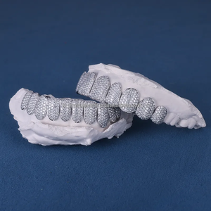 Fábrica personalizada S925 Starling Silver Grillz dientes Iced out VVS Moissanite Diamond Hip Hop Grillz para dientes - Product Image 3