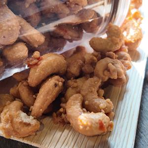 Prix Compétitif Noix de Cajou d'Afrique W450 Biologiques Grillées au Chili et à l'Ail Épicées 100% Naturelles avec OEM / ODM Disponible - Product Image 4