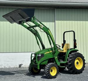 Tractor usado 2009 John Deeree 4320 - Product Image 1