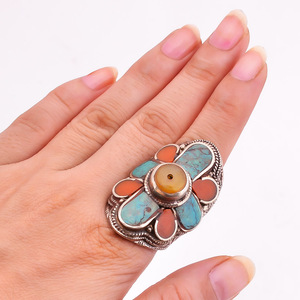 Bague turquoise tibétaine bijoux faits à la main en vrac fournisseurs de bijoux en gros filles et femmes bagues de mode grossiste de bijoux - Product Image 4