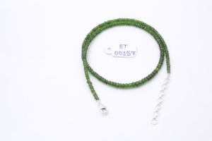 Collier de perles d'émeraude verte de qualité supérieure bijoux en pierres précieuses pour femmes brin de perles pour événements formels et styles de mode quotidiens - Product Image 6