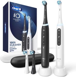 Cepillo de dientes recargable Oral-B iO Serie 7s con 2 mangos, 2 cargadores, 3 cabezales de cepillo y 2 estuches de viaje de lujo - Product Image 6