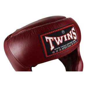 หมวกนิรภัยสำหรับชกมวย ยี่ห้อ Twins Custom Brand ทำจากหนัง สำหรับมวยไทย MMA ซ้อมต่อย มีแผ่นปิดหน้าสองชั้น ระบายอากาศได้สูงสุด 7 ช่อง ปกป้องศีรษะและคาง - Product Image 4