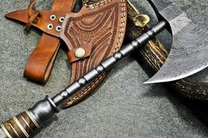 Hache / Tomahawk en acier de Damas / Viking / Hache en acier de Damas, outil de camping en plein air, forgé à la main avec un étui - Product Image 2