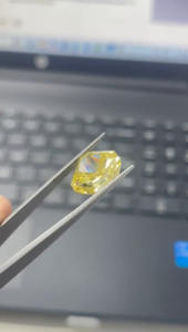 Diamante CVD Cultivado en Laboratorio, Corte Radiante Cuadrado, 10.09 Quilates, Color Amarillo Fantasía, Claridad VVS1, Certificado IGI, Piedra Suelta - Product Image 4