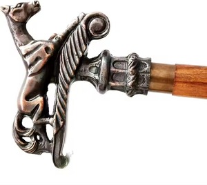 Bastón de Senderismo Moderno y Ligero con Mango de Latón Tradicional de HMA Handicrafts, con Palo de Madera Dura - Product Image 2