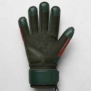 Gants de gardien de but de football légers, durables, avec une adhérence confortable et un ajustement parfait pour le poignet, idéaux pour l'entraînement sportif et les matchs. - Product Image 3
