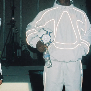 Nueva ropa deportiva de gran tamaño personalizada de alta calidad, chándal de calle, chaqueta reflectante y conjunto de Jogger, chándal de nailon para hombre - Product Image 3