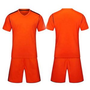 Ensemble de vêtements de football respirants personnalisés de haute qualité, vente en gros de maillots de football pas chers pour hommes et femmes - Product Image 2