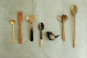 Ensemble de cuillères artisanales en corne naturelle avec une finition polie élégante pour un charme de table à manger durable - Product Image 5